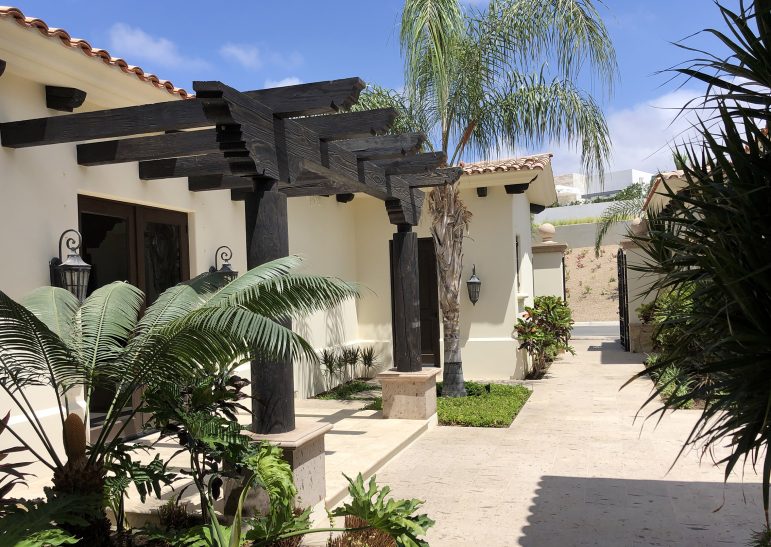 LAND AD_HV305_BEFORE_EXT 02